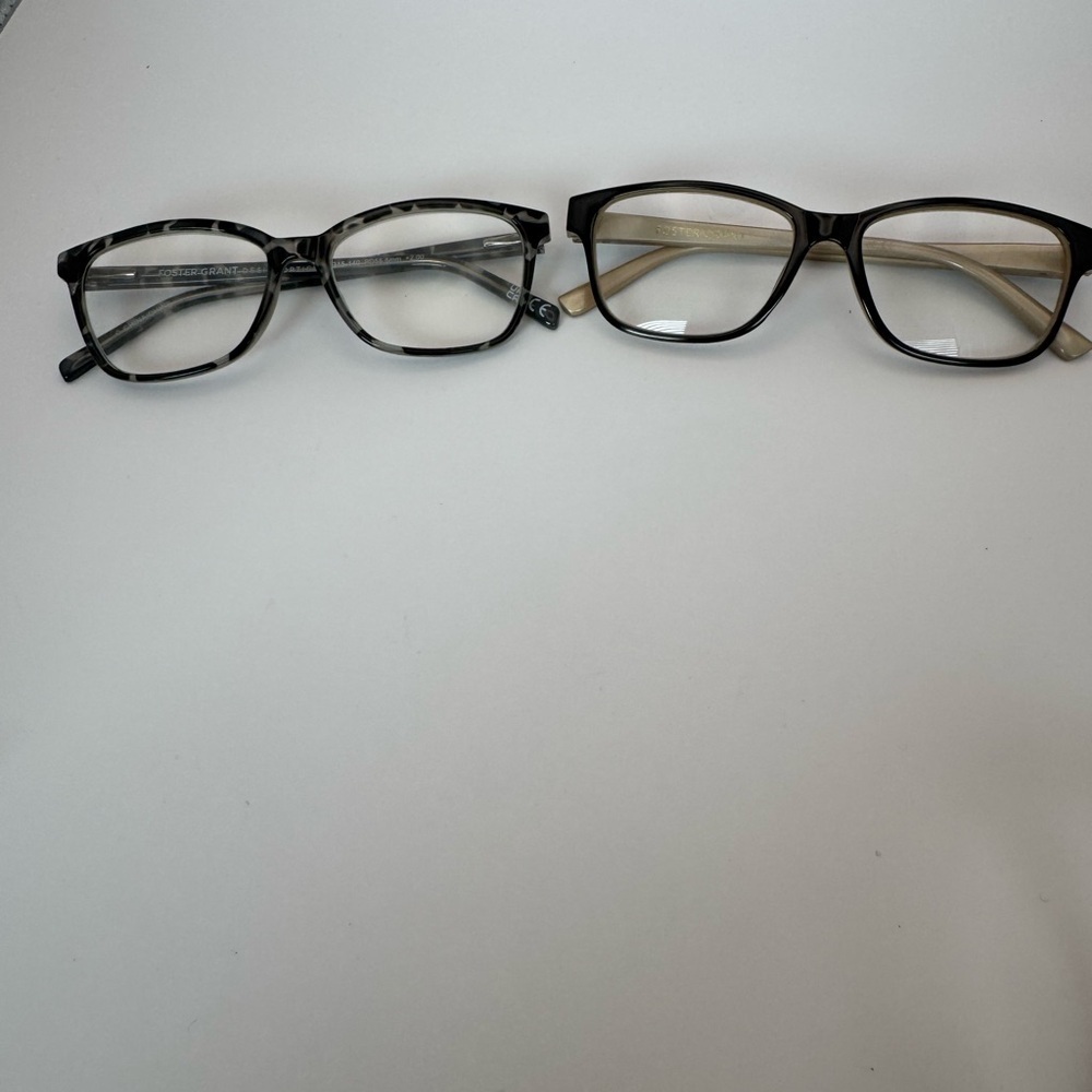 Two Pair Of Foster Grant Design Optics Eyeglass Frames 52-15-141 53-15-141